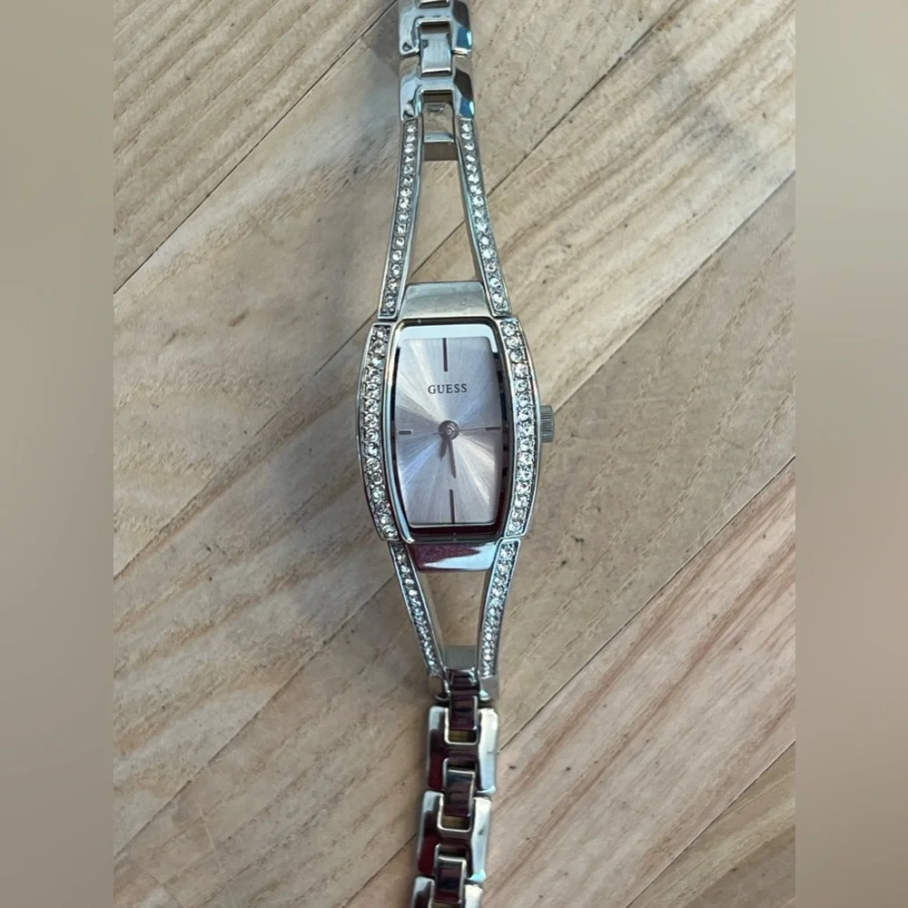 Guess Ladies Watch Crystal Embellishments Silver Dial Stainless Bracelet NWOT